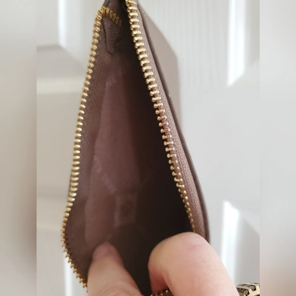 Anne Klein Tote clip in pouch / Wristlet in Taupe